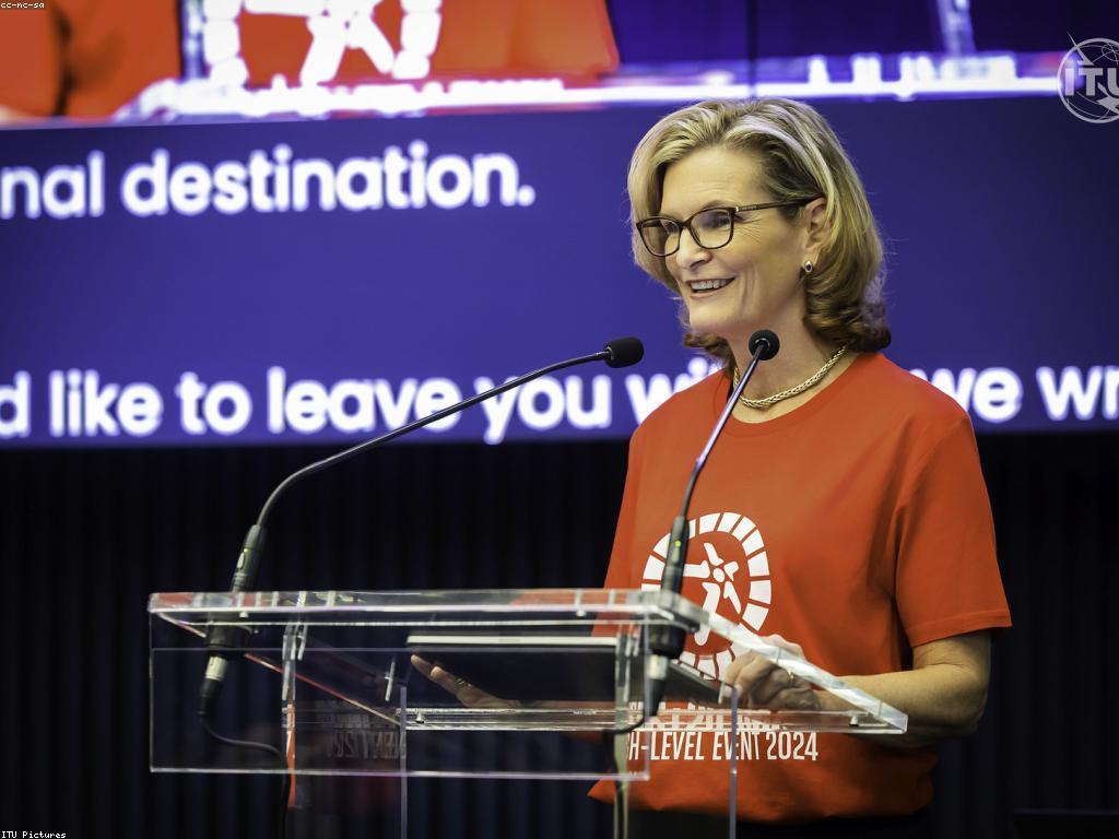 ផលប៉ះពាល់នៃព័ត៌មានអនឡាញលើសង្គម